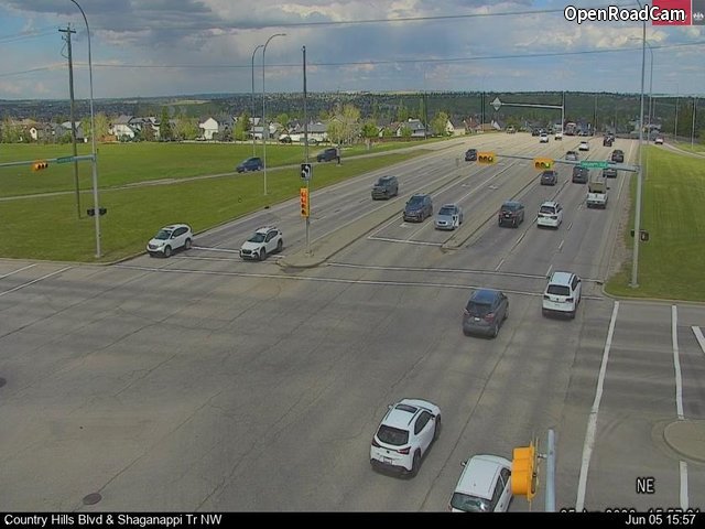 Country Hills Blvd / Shaganappi Tr NW