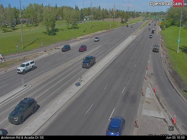 Anderson Rd / Acadia Dr SE