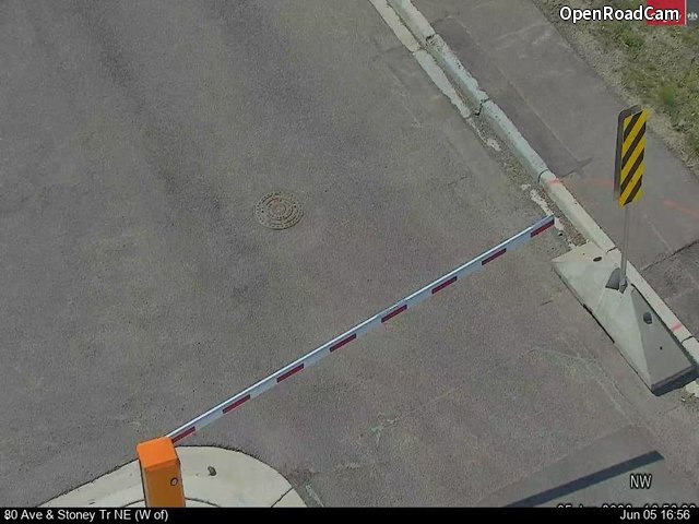 80 Ave / Stoney Tr NE (West of)