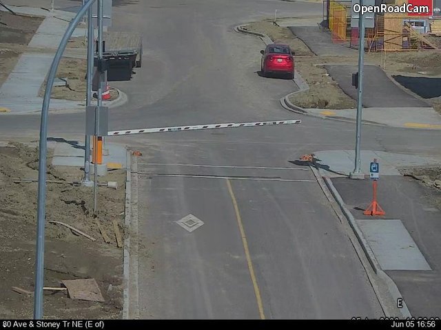 80 Ave / Stoney Tr NE (East of)