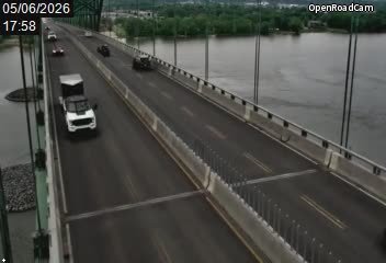 Aut. 55 (direction nord) au centre du pont Laviolette 