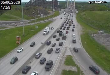 Aut. 73 (direction sud) à la hauteur du pont Pierre-Laporte (côté Québec)