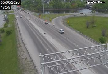 Route 175 (direction sud) à la hauteur du pont Dubuc (côté Chicoutimi)