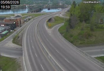 Route 175 (direction sud) à la hauteur du pont Dubuc (côté Chicoutimi-Nord)