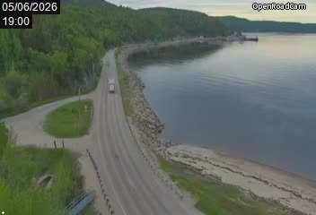 Route 138 à l'est du village de Baie-Sainte-Catherine
