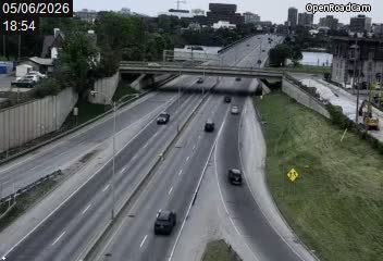 Aut. 5 (direction sud) à la hauteur du pont Cartier-MacDonald (côté Hull)