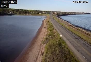 Route 132 à la hauteur de la baie du Petit Pabos