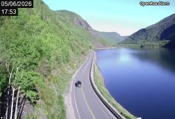 Route 198 à la hauteur de l'Anse-Pleureuse