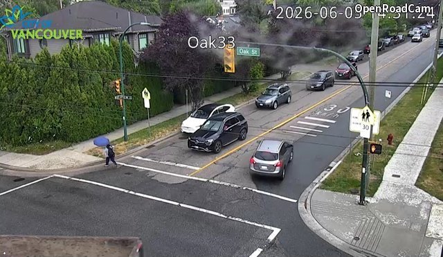 Oak St and W 33rd Ave - East