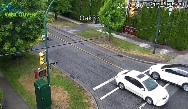 Oak St and W 33rd Ave - West