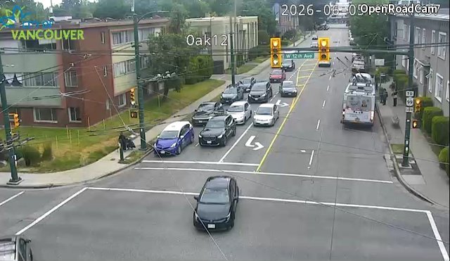 Oak St and W 12th Ave - South